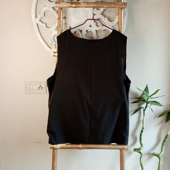 NWOT Plus Black Flowy Top - Picture 11 of 15